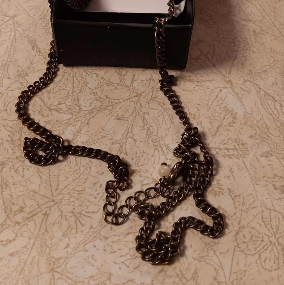 Avon Antique Goldtone Proud Heritage Filigree Earrings and Necklace - Picture 7 of 8